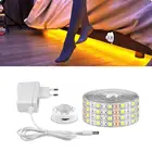 PIR светодиодная подсветка под шкаф ЕС и США Питание 1 м 3 м 4 м 5 м датчик движения Светодиодные ленты света Кухня ночника шкаф лента