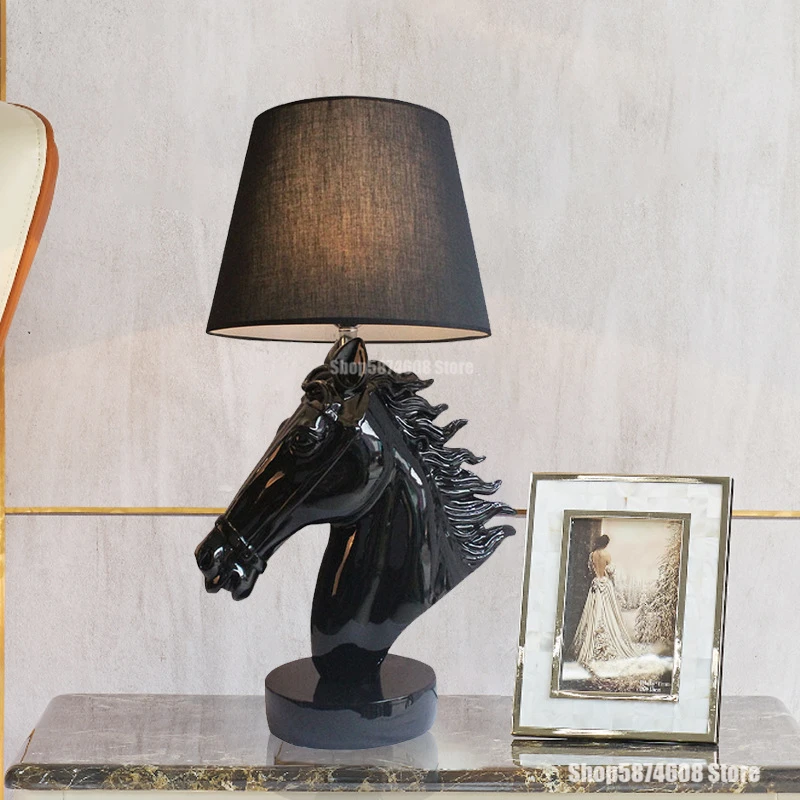 Скандинавские роскошные золотые головки лошади настольные лампы смола для