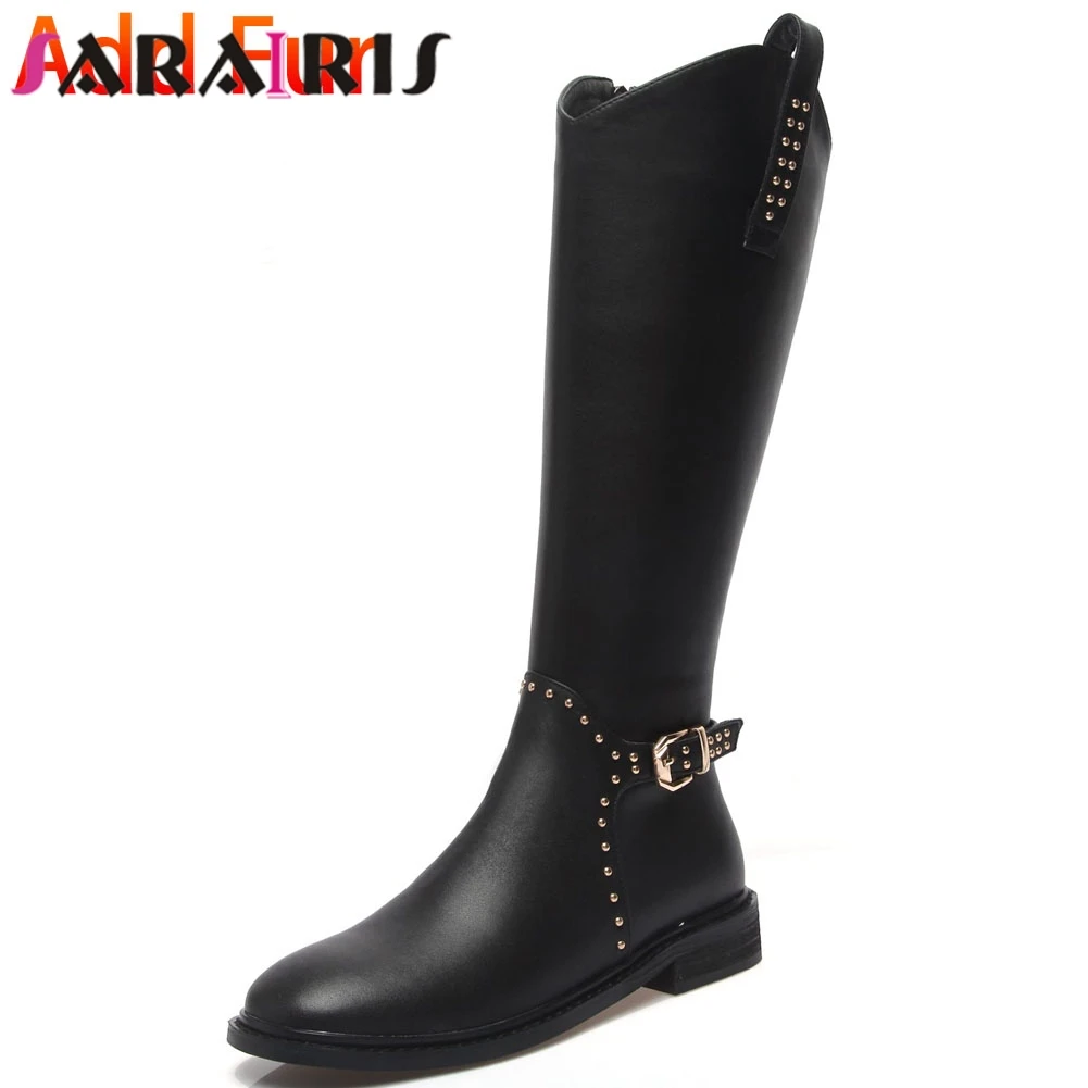 

Сапоги женские зимние из натуральной кожи, с заклепками