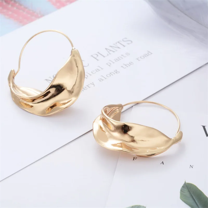 

New fashion irregular simple metal pleated women earrings exaggerated geometric harajuku charms jewelry for women aesthetic gift