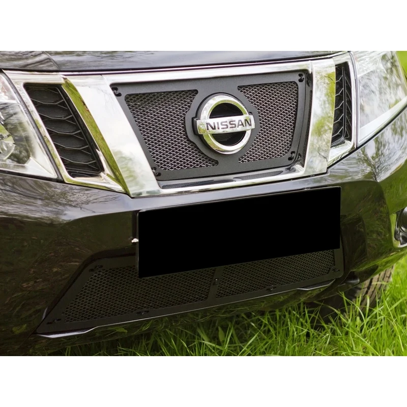Защитная сетка решетки радиатора и переднего бампера Nissan Terrano 2014-2020 ABS пластик