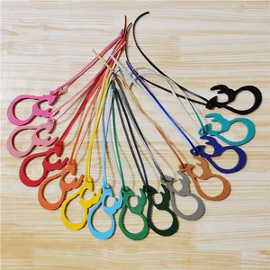 Брелок из натуральной кожи с буквами алфавита