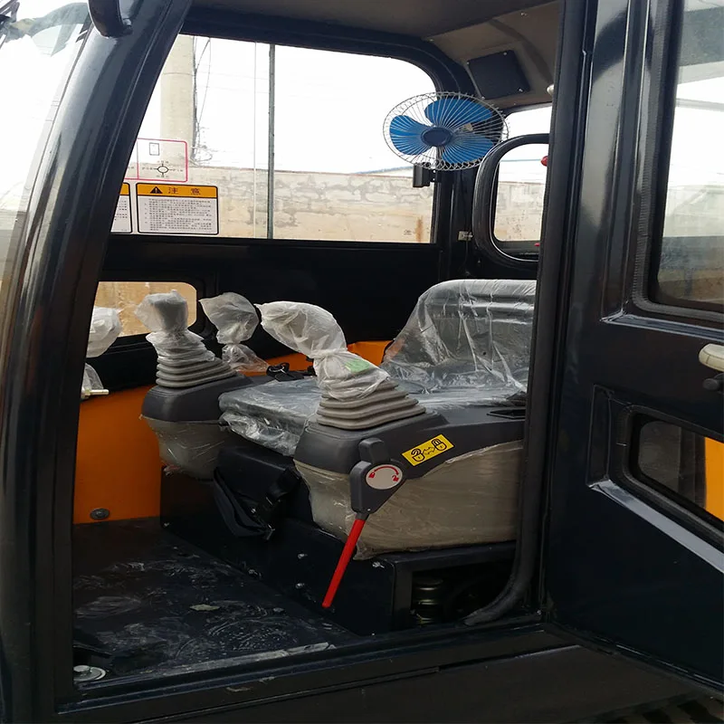 Рисунок 5 - Гусеничный садовый экскаватор 2