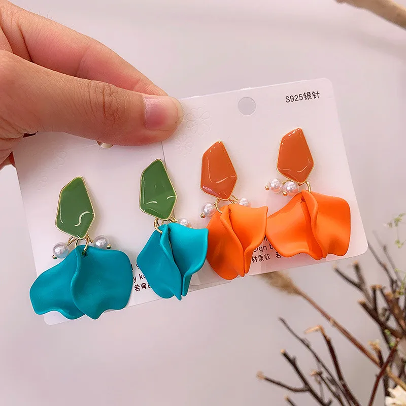 Милые женские серьги-гвоздики с цветком и жемчугом модные синие желтые оранжевые