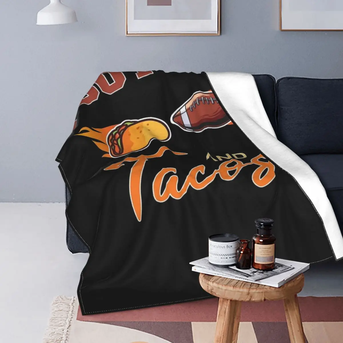 

Детское одеяло с надписью «футбол и Тако»