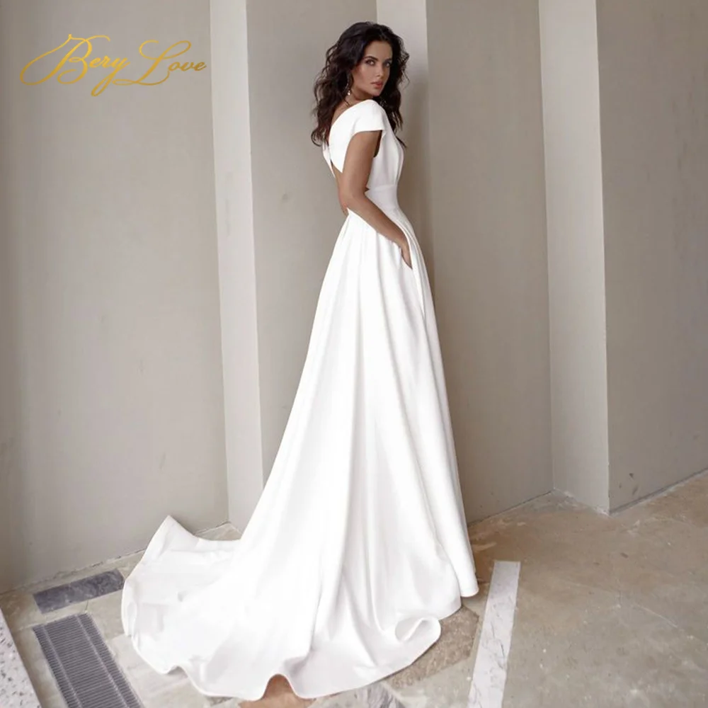 

Berylove A Line wedding Reception Dress White Satin V Neck Wedding Gown Elegant Court Train Dresses Split Vestidos de novia Boho
