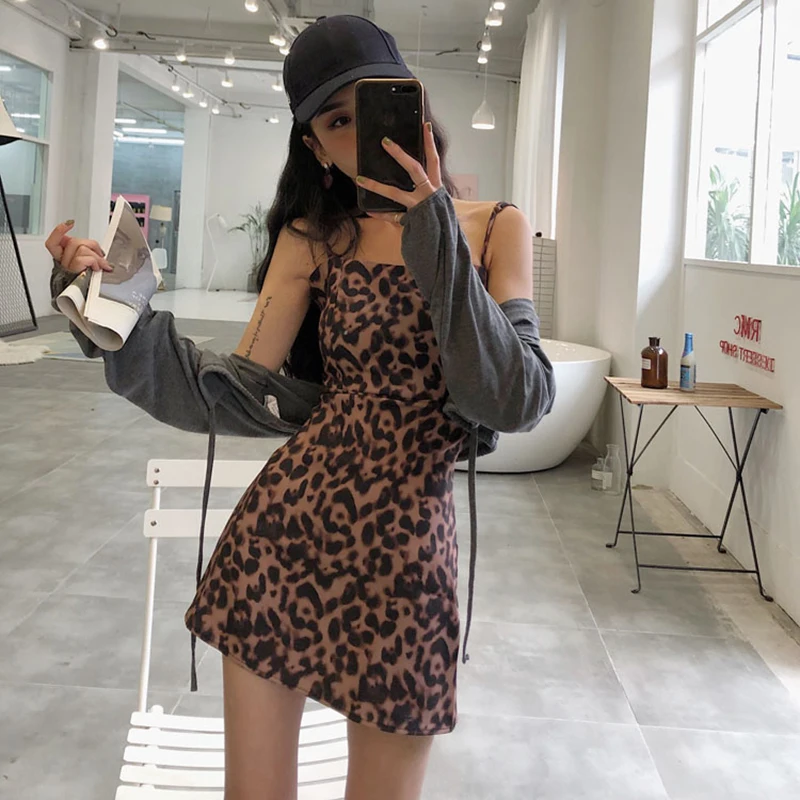 

Uulutonica Summer Women Elegant Fashion A-line Leopard Sleeveless Above Knee, Mini Spaghetti Strap Empire Slash Neck Dress