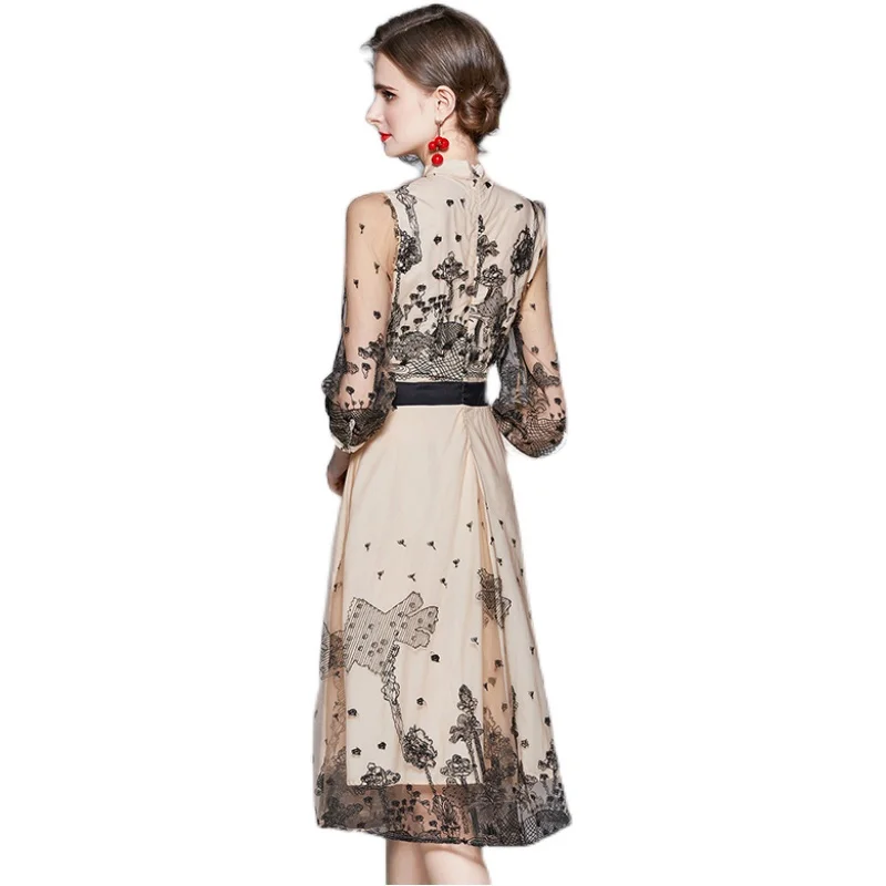 

COIGARSAM French Style Embroidery Women dress New Mesh Dresses Apricot 8970