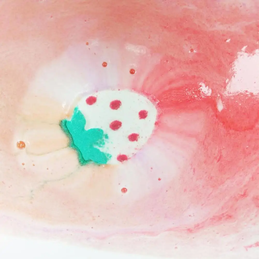 

Strawberry Bubble Bath Bomb Natural Fizzy For Women Bubbles Color Fragrance Releases M4H1