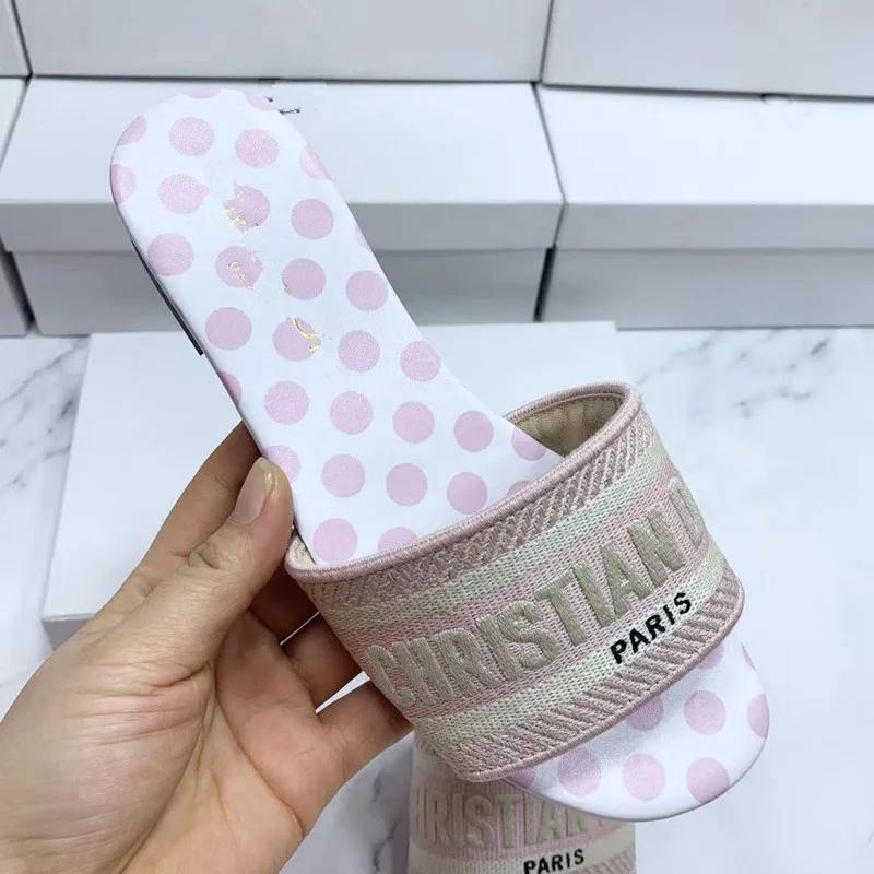 

Flat slippers women 2021 summer European And American New style D Embroidery Letter Drag Casual Beach Sandals Women