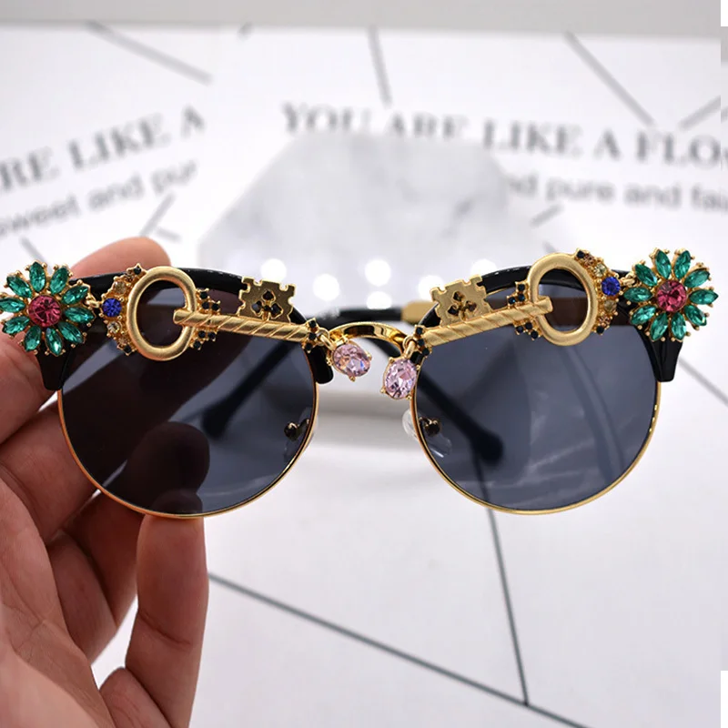 

2021 Luxury Baroque Crystal Punk Sunglasses Women Vintage Round Sun Glasses Men Oculos Feminino Lentes Gafas De Sol Mujer UV400