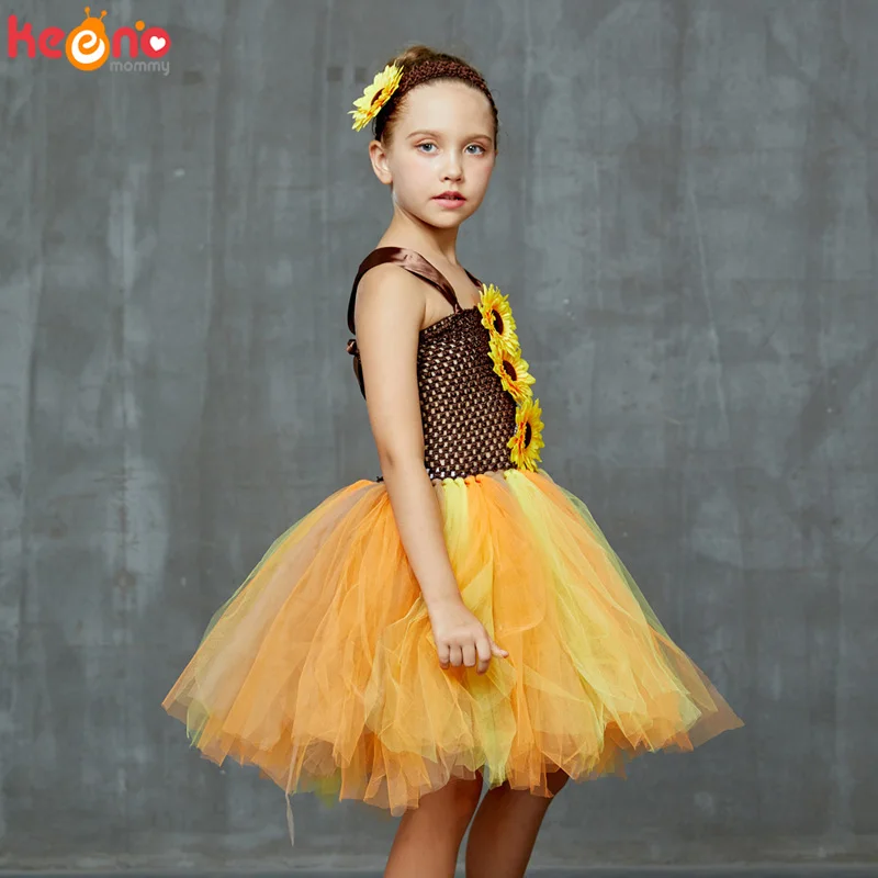 Платье-пачка с вязаными крючком цветами для девочек на день рождения осень