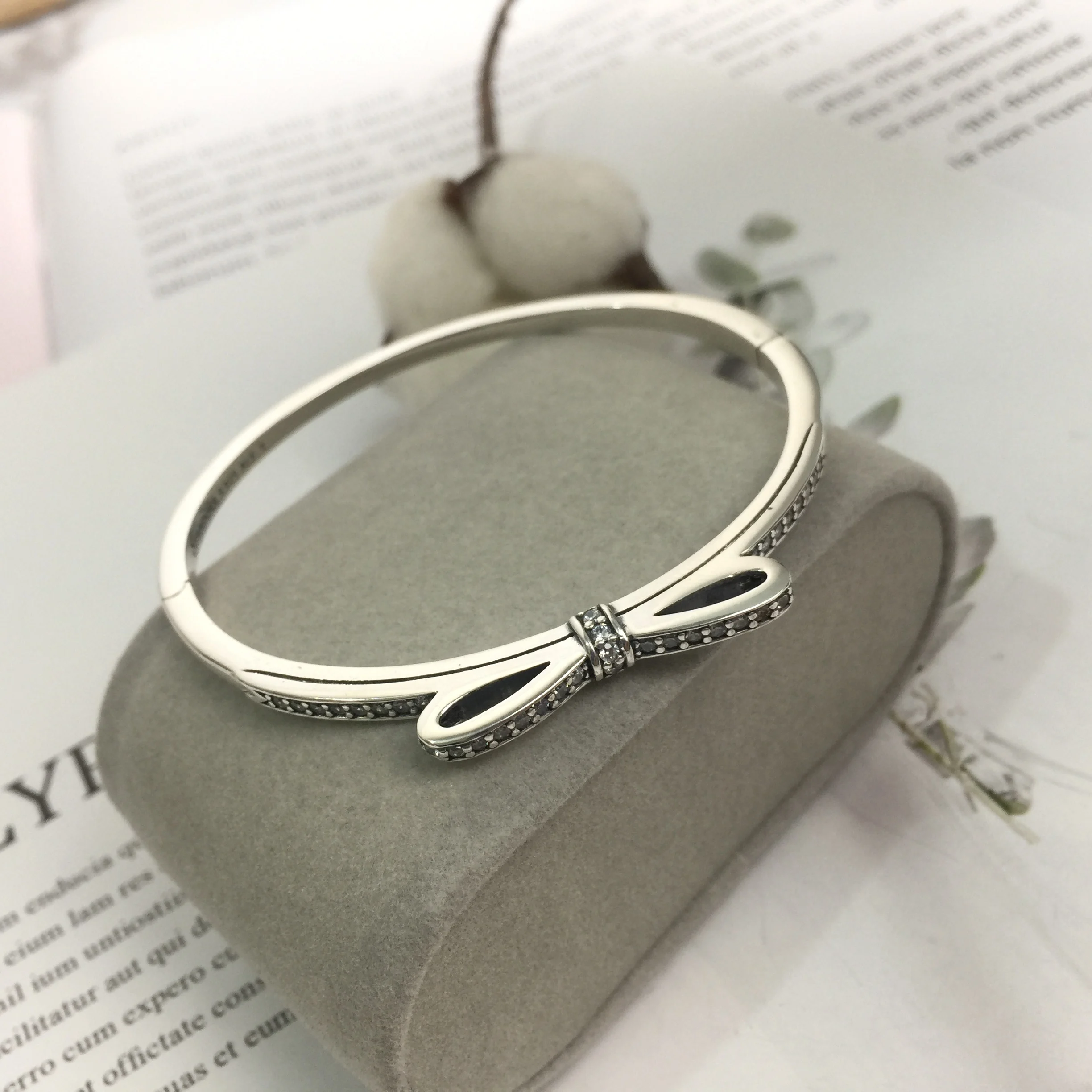 

2019 100% 925 Sterling Silver Classic Sparking Bow Women Charm Personality Bangle Jewelry Free Shipping Wholesale