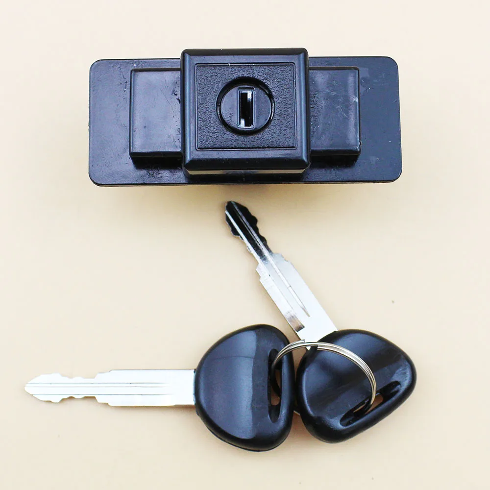 

LARBLL Car Styling Glove Box Lock Assembly with Keys MB846665 MB846666 for Mitsubishi Montero Pajero V31 V32 V33 1992-2000