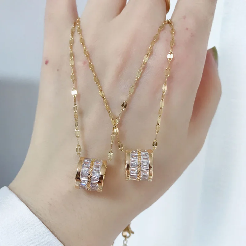

O-Chain Hollow Simple Necklace Autumn and Winter Gold Tassel Printing Necklace Imitation Beeswax Vintage Crystal Neck Chain