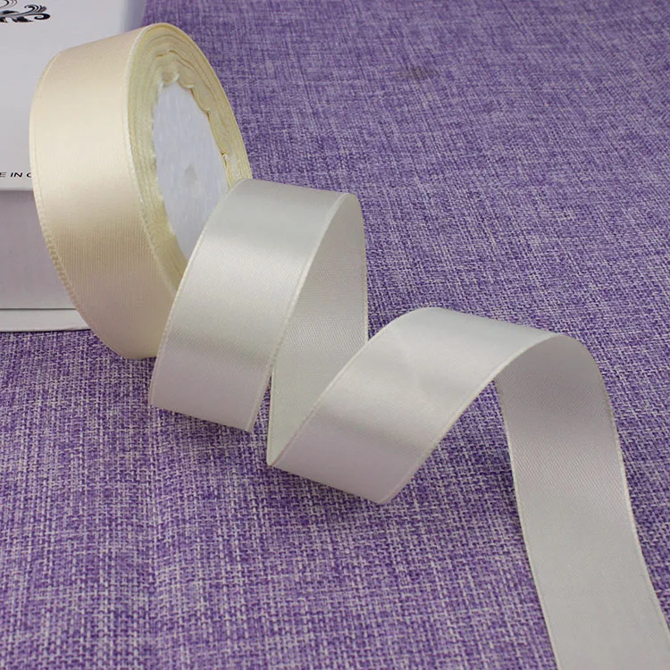 Шелковые атласные ленты 1 дюйм 25 мм 22 метра в рулоне золотистые серебристые белые