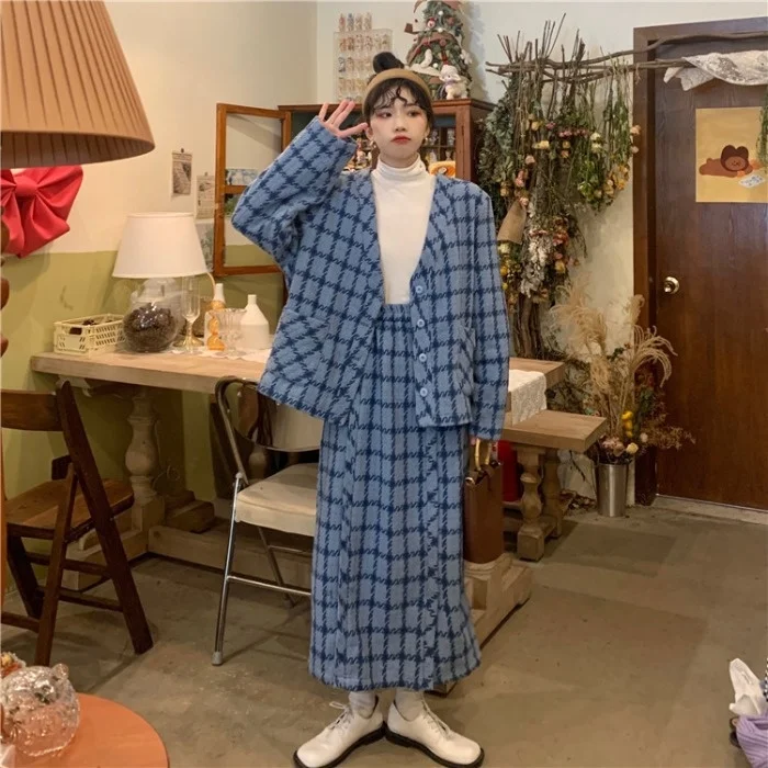 Женский шерстяной костюм в клетку комплект из двух предметов с юбкой и высокой