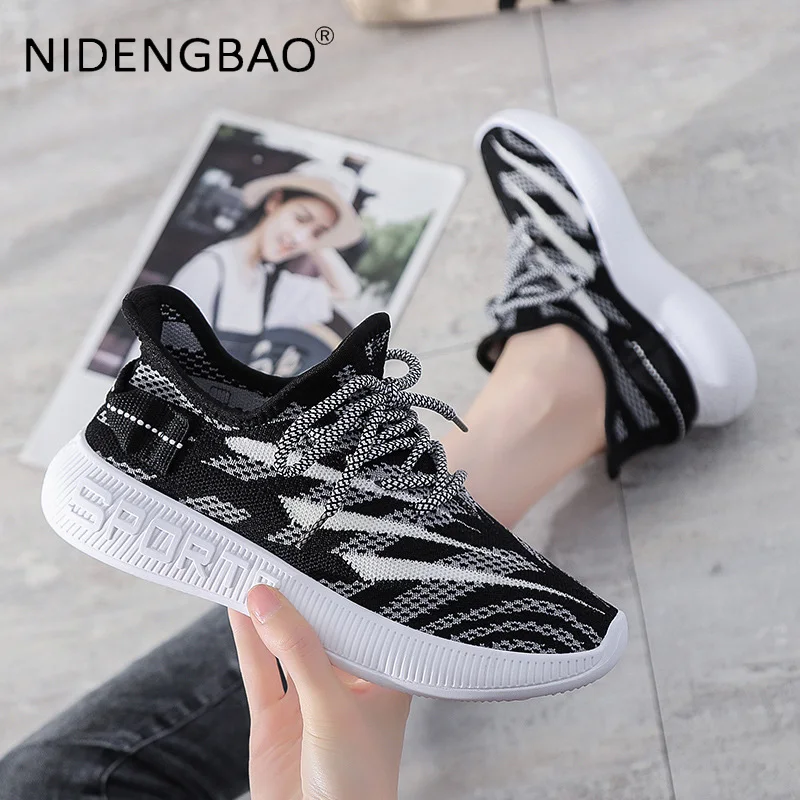 Women's Sports Shoes Summer Lightweight Mesh Breathable Discoloration Sneaker For Female Flat Running Shoes Zapatillas Mujer
