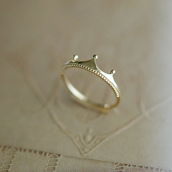 

New Fashion Crown Rings Simple Jewelry Daily Wear Accessories Minimalist Finger Ring for Women Wedding Party Gift