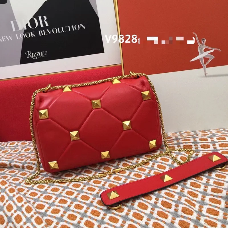 

2021 New Model Fashion Real Leather Woman Bags High Quality Rivets Chains Shoulder Bags Luxury Designer Handbags For Women