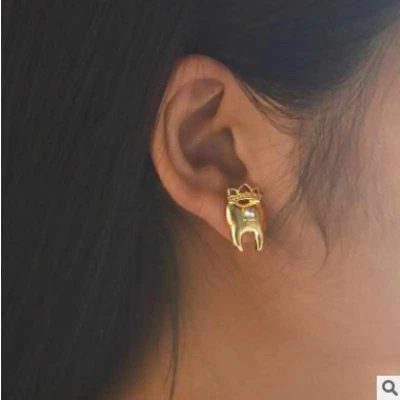 

2021 Creative Chic Beautiful Beauty Earrings Golden Silver Teeth Shape Personality Elegant Temperament Jewelry Accessories