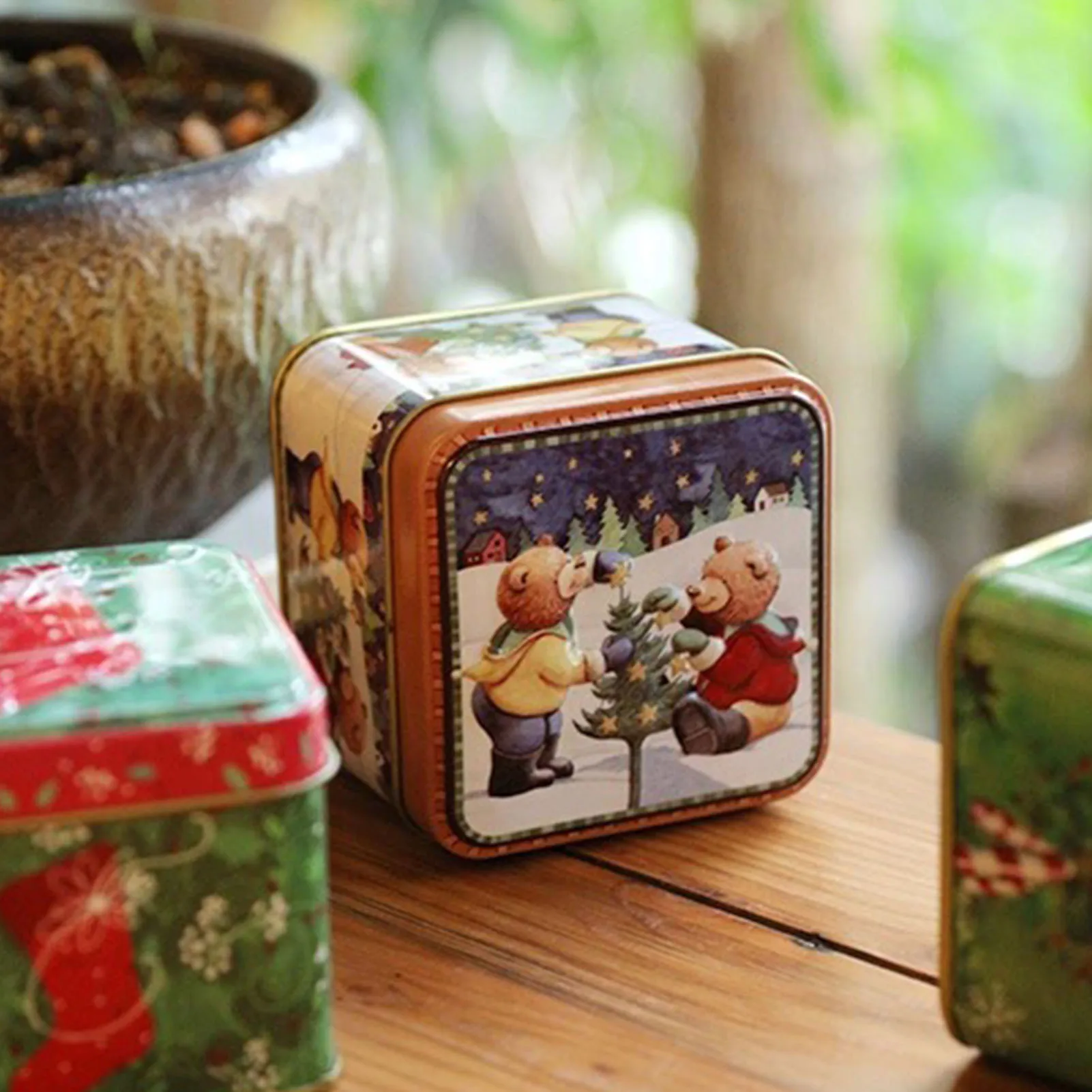 

12pcs/Set Christmas Candy Cans Tinplate Box Gift Storage Box Biscuit Jar Iron Can Christmas Cookie Gift Tins For Justifiable