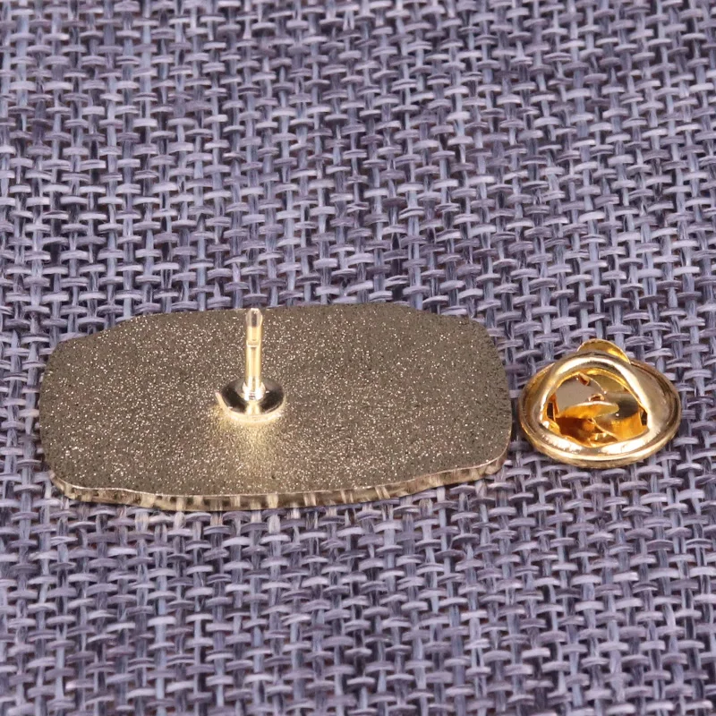 Эмалированная брошь Game Boy Advance классический прозрачный розовый значок на