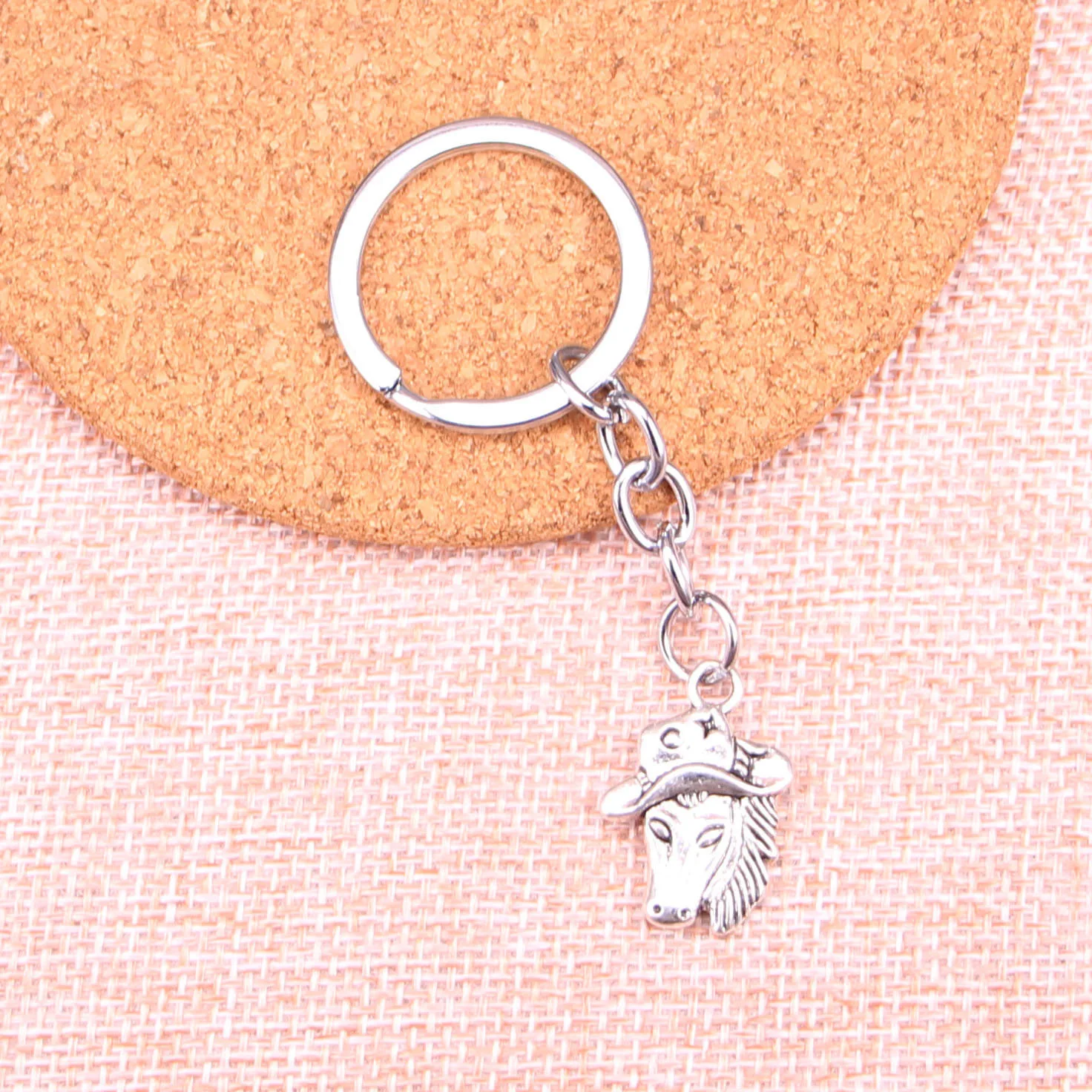 Модный брелок для ключей 23*16 мм в виде лошади | Украшения и аксессуары