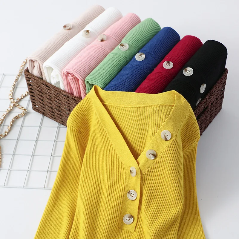 Женский пуловер свитер кардиган на пуговицах с украшением пикантный зимний