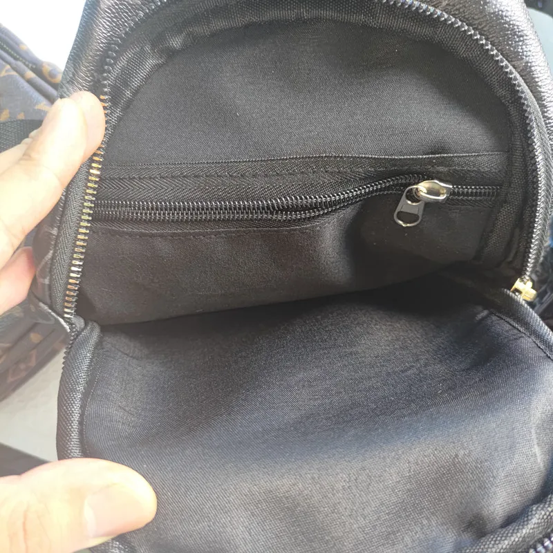 

Brand wallets, brand chest bags, men's chest bags, women's chest bags, high-end brand wallets and chest bags Q4