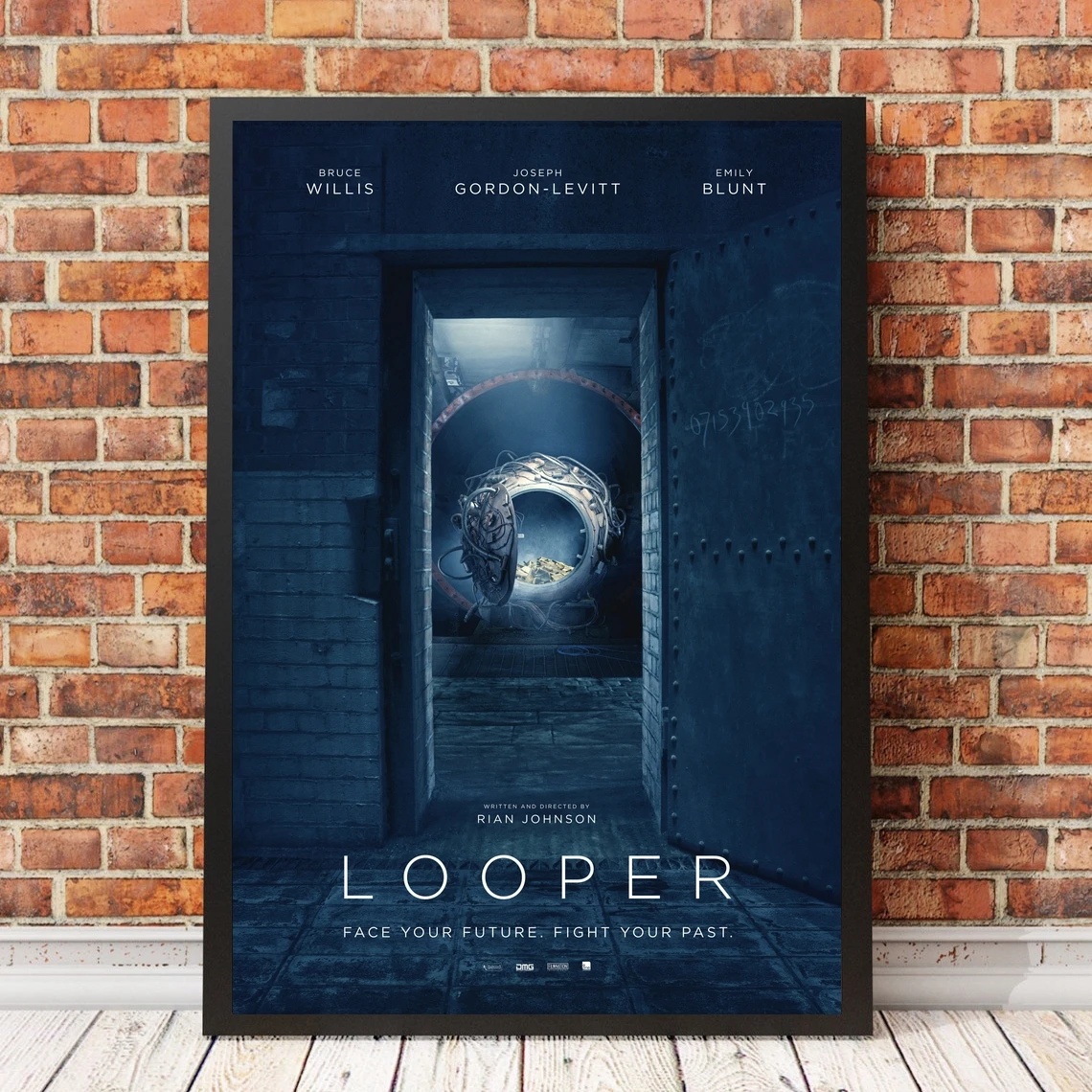 Looper Movie Cover Poster Canvas Art Prints Home Decoration Wall Painting ( No Frame )