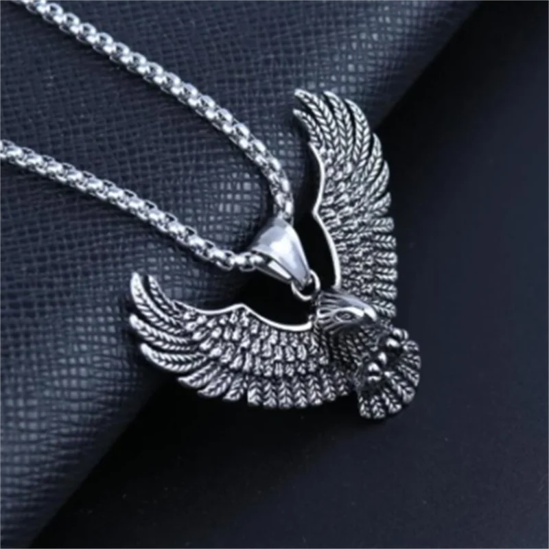 

Classic Punk High Quality Metal Animal Flying Eagle Pendant Necklace for Men Rock Biker Jewelry Wholesale
