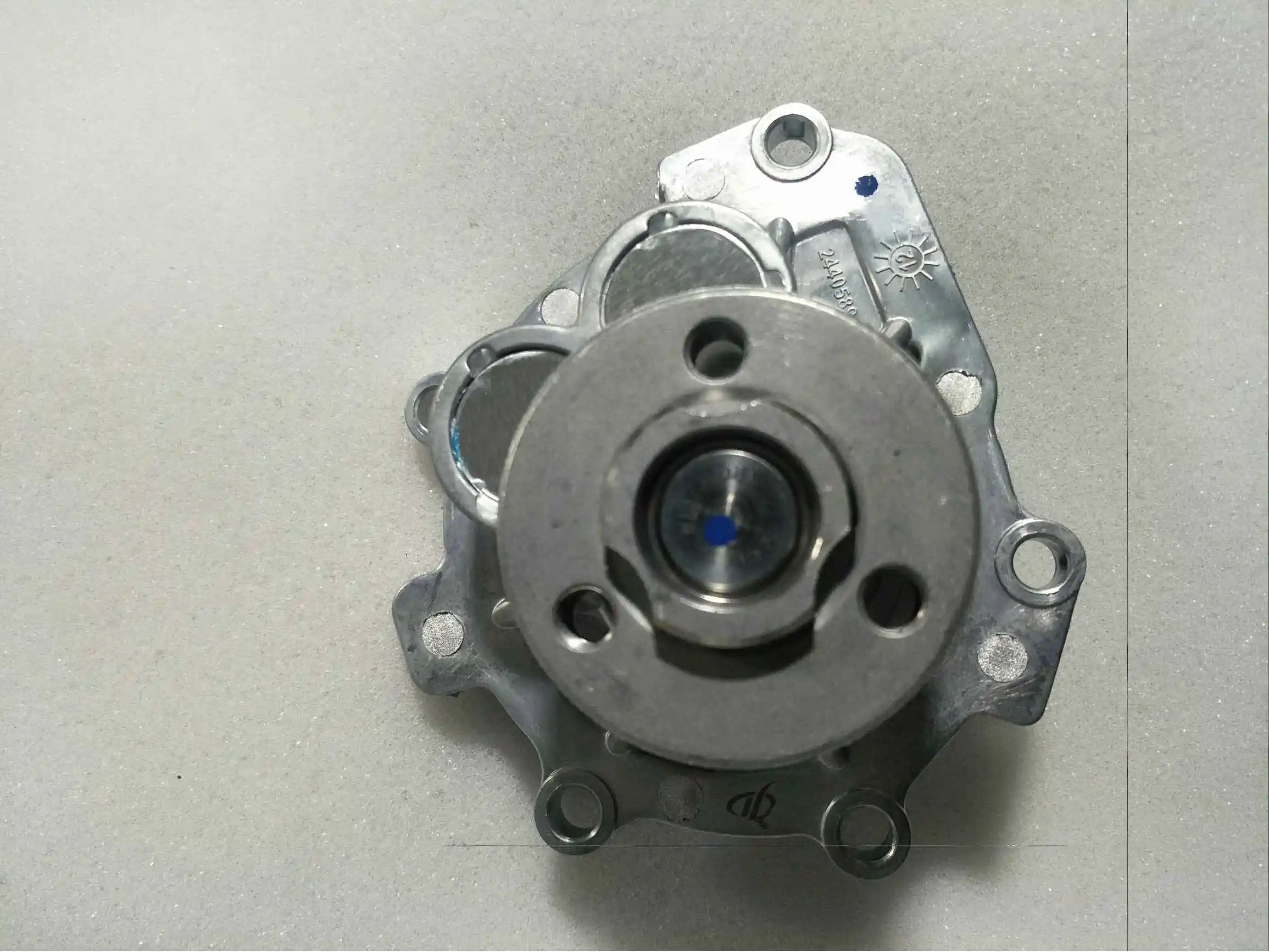 Водяной насос для Chevrolet Aveo Aveo5 Cruze Sonic Pontiac G3 Wave Saturn Astra 1.6L 1.8L OEM:24405895|Водяные насосы| |