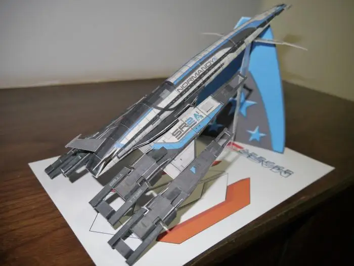 

Mass Effect SR 2 Spacecraft 3D Paper Model DIY