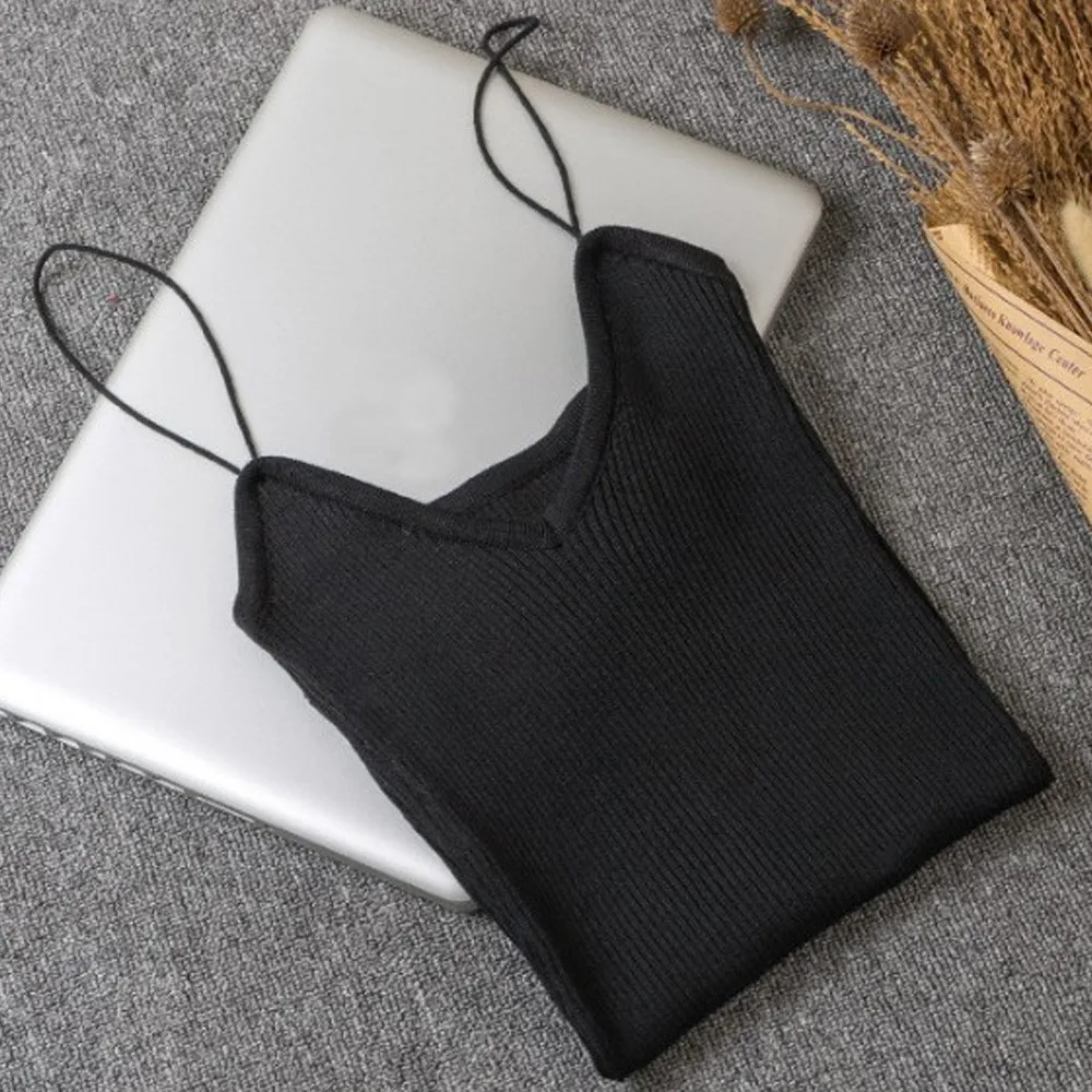 Женский трикотажный топ на бретелях укороченный без рукавов с v образным вырезом