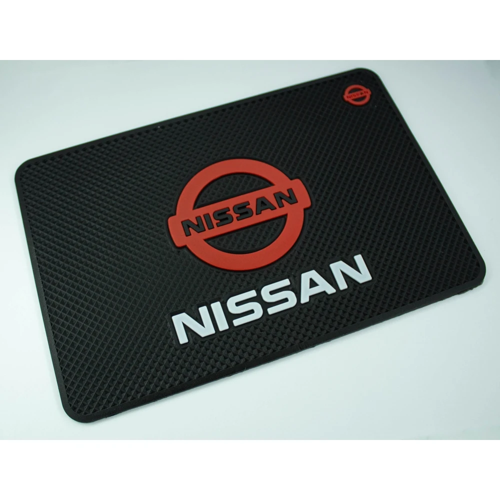 Коврик противоскользящий на приборную панель c логотипом Nissan / торпедо