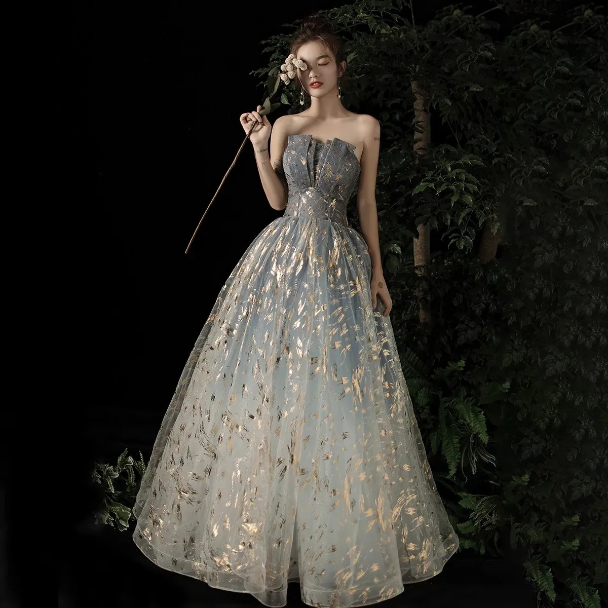 Женское вечернее платье Gryffon блестящее длинное ТРАПЕЦИЕВИДНОЕ без бретелек для