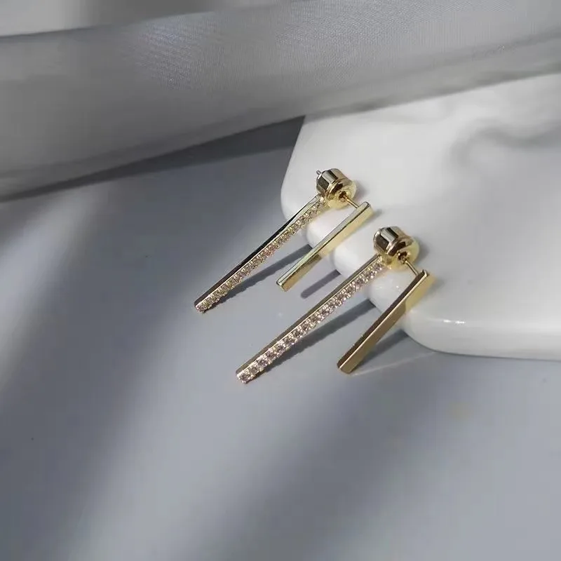 

Golden Ladies Fashion Simple Trend Fashion Stud Earrings Exquisite High Quality Metal Personality Girl Daily Gift Jewelry