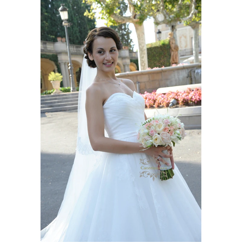 

Sweetheart Ball Gown Wedding Dresses Ruffled Bow Sash Long Tulle Bridal Gowns Elegant Button Back Wedding Bridal Dress