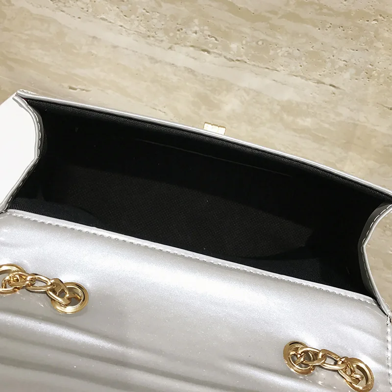 

Chic bag women's 2018 new fashion fashion Sequin small square bag spring fashion fashion women's One Shoulder Messenger Bag