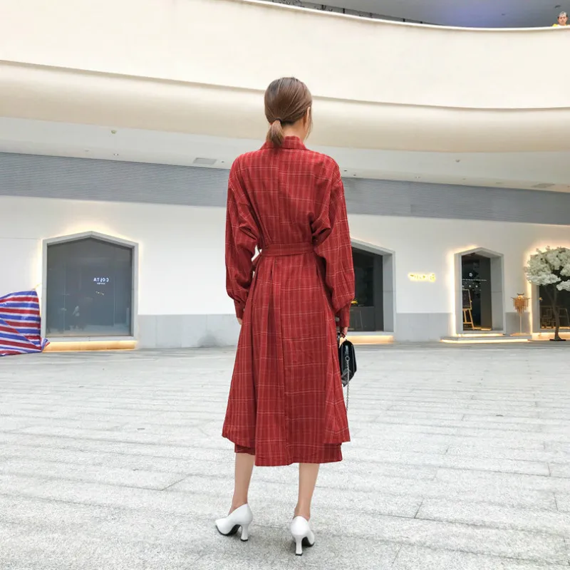 Женское длинное пальто свободного покроя красное элегантное однотонное в