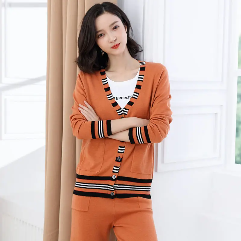 

2021 Spring and Autumn New Knitted Cardigan V-Collar Jacket Women Fashion Loose Sweater Jacket Women