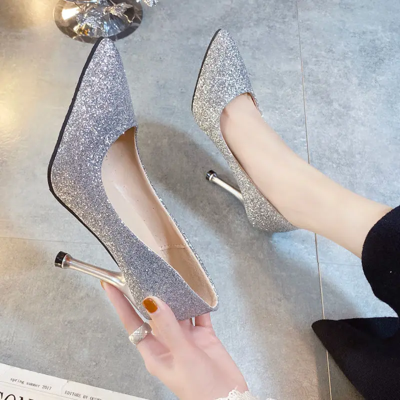Свадебные туфли Женские лодочки Обувь 2021 Новый для невесты и пайетками маленьких