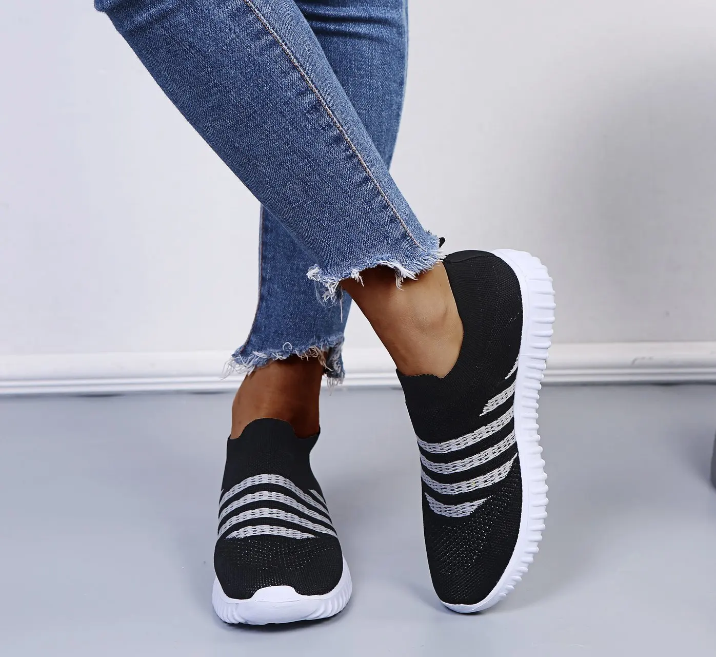 

WHNB Women Shoes Knitting Sock Sneakers Women Spring Summer Slip On Flat Shoes Women Plus Size Loafers Flats Vulcanized shoes