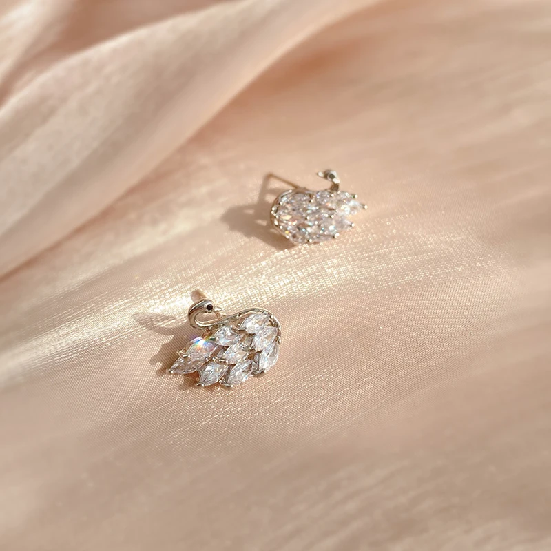 

Cute Swan Super Flash Zircon Stud Earrings Female Temperament High-end Earring 925 Sterling Silver Needle Luxury Wedding Jewelry