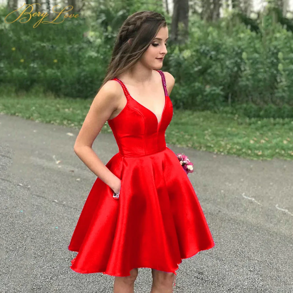 Ярко-красное атласное платье для выпускного вечера бальное на бретельках милая