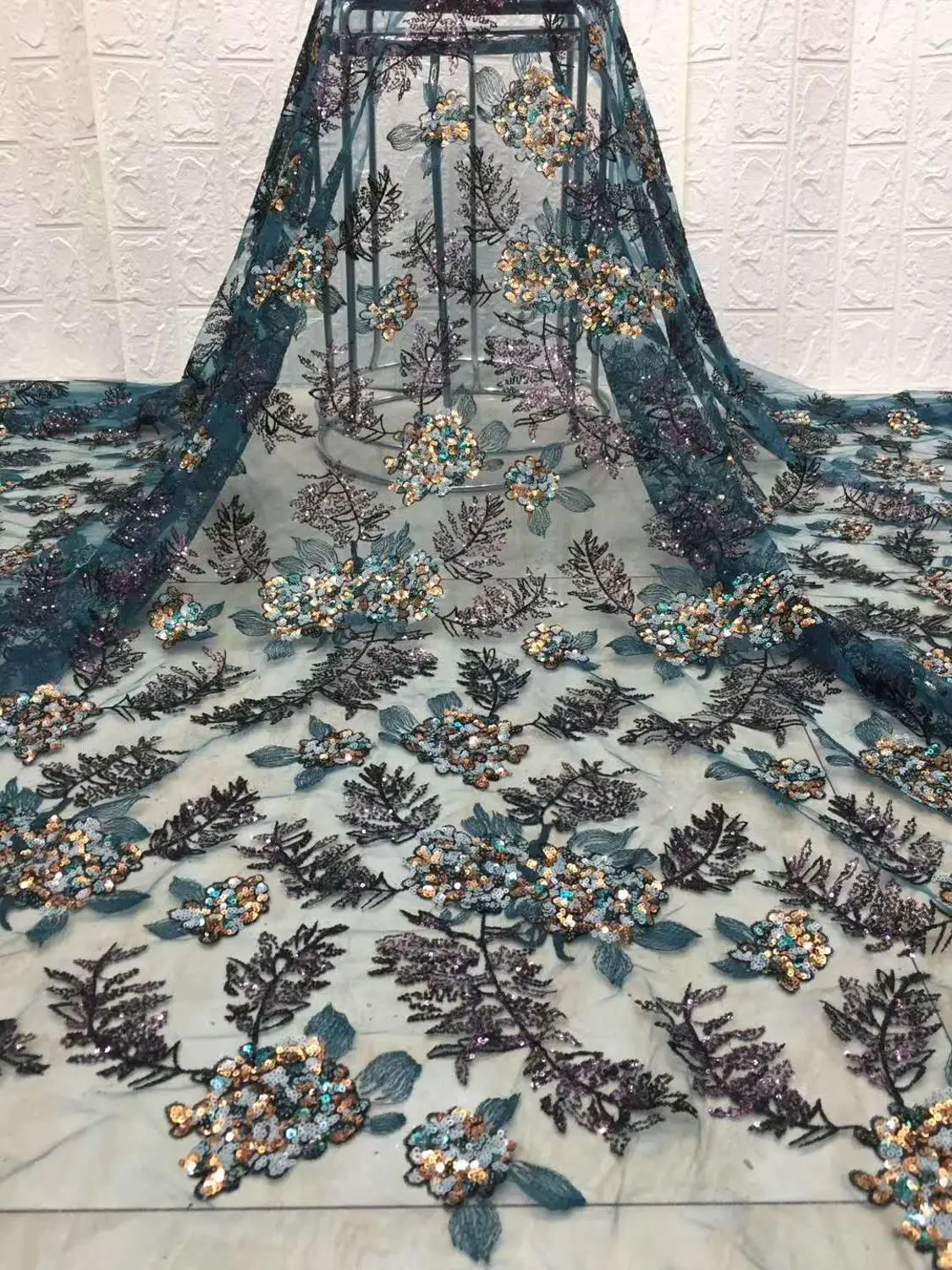 

African Soft hand Cut Elegant African French Lace Fabric Shiny Wedding Nigeria Ghana Celebration Dress With Sequins Good Choice