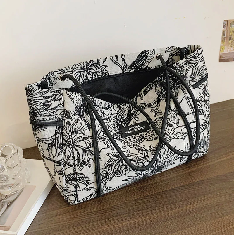 

Famous Brand Luxury Embroidered Tote Bag Female 2021 Summer New Large-capacity Bag Fashion Handbag Single Shoulder Big Bag