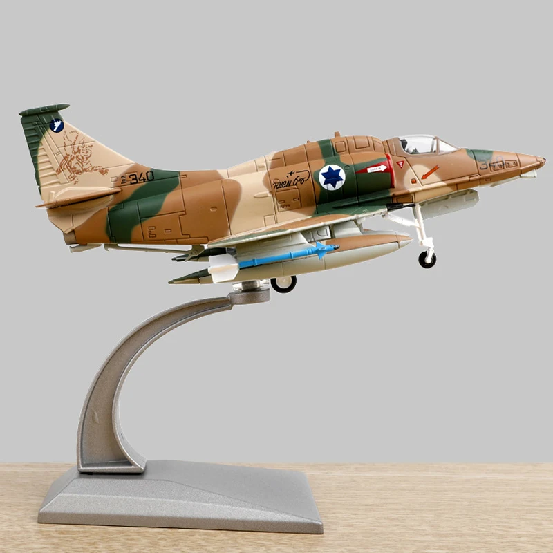 Модель самолета из металлического сплава 1:72| |