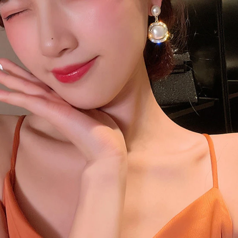 

2021 New Ladies Fashion Luxury Sexy Chinese Red Square Pendant Earrings Beads
